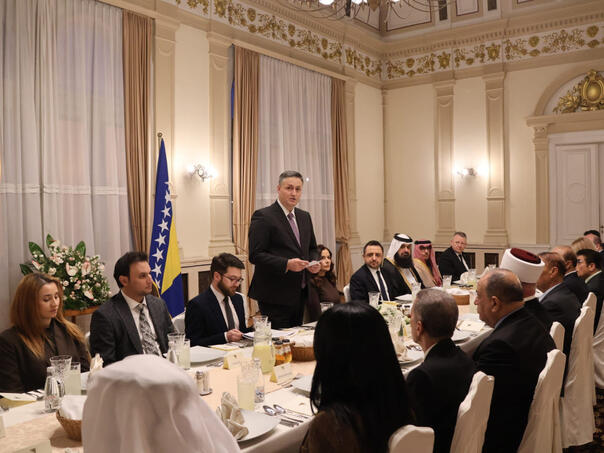 Bećirović upriličio iftar za diplomate i reisu-l-ulemu Kavazovića