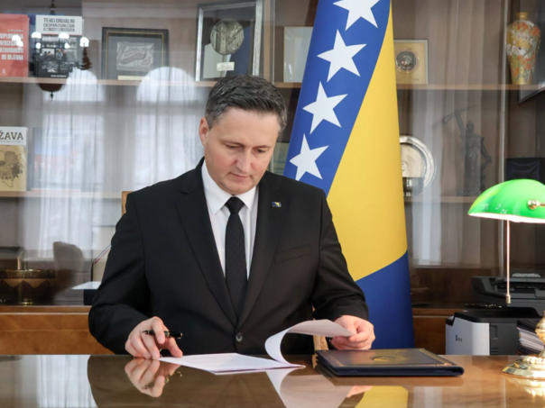 Bećirović uputio saučešće kralju i premijeru Španije: BiH saosjeća sa vama