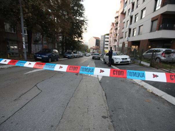 Beograd: Napadač u panciru i s fantomkom pucao u kafiću