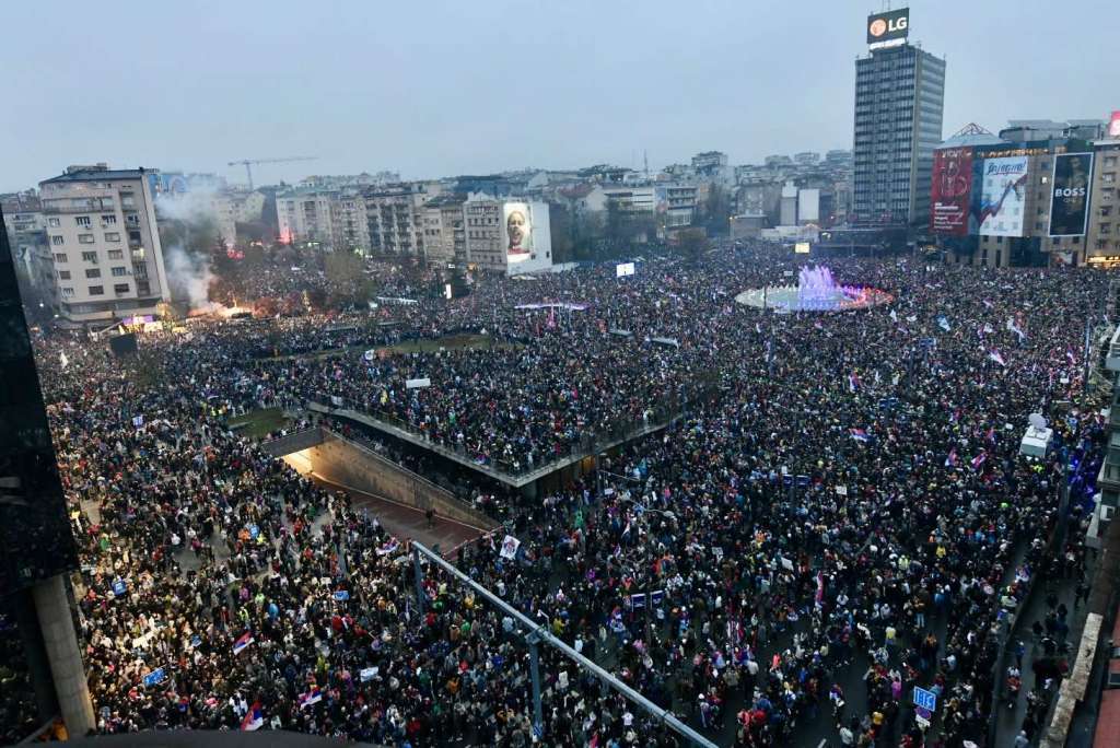 Beograd: Od vlasti se traži da objasni je li protiv studenata korišten zvučni top