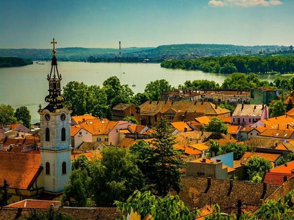 Beograd: Pijana djevojka brutalno pretukla svoju partnericu