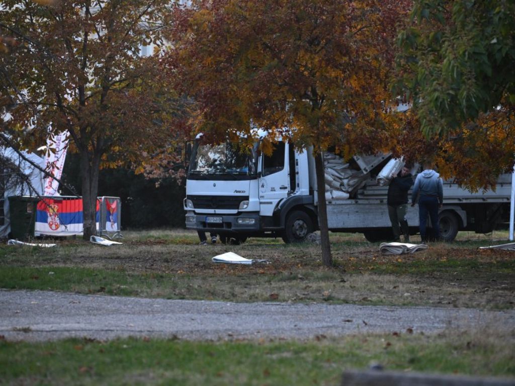 Beograd: Postavljeni šatori u Ćacilendu