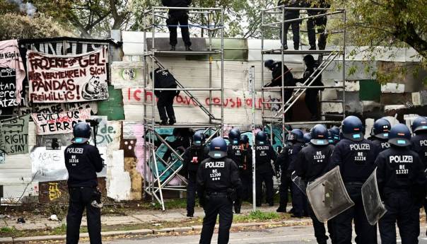Berlin: Uhapšeno 76 ljudi, povrijeđeno 46 policajaca