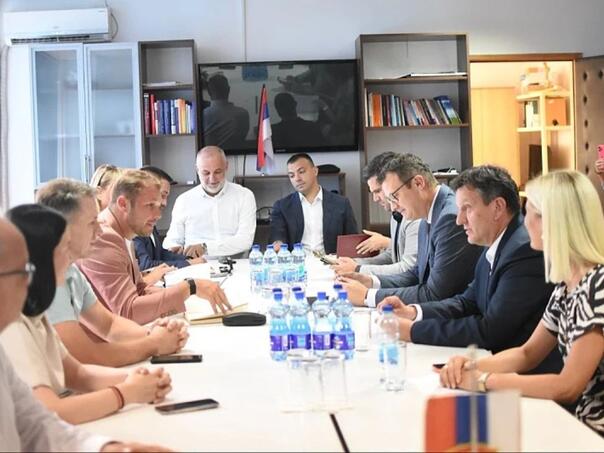 Bez Vukanovića i Crnatka: Tri opozicione stranke prave plan za izbore