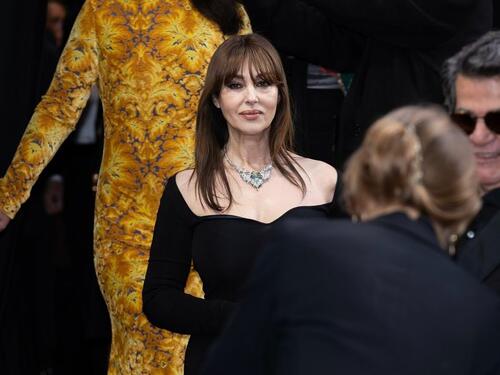 Bezvremenska ljepota: Monica Bellucci plijeni pažnju i sa 61