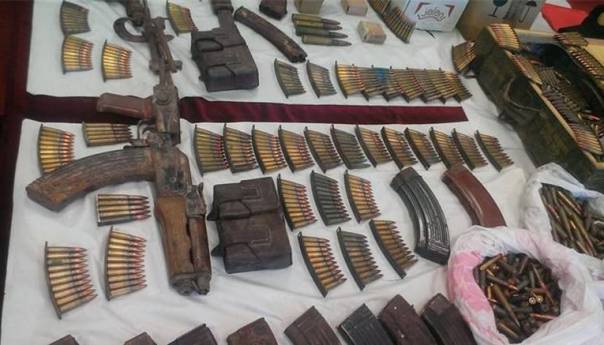 Bh. državljanin pokušao prokrijumčariti kalašnjikov i ručne bombe u Hrvatsku