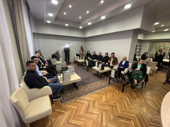 Bh. medijima sa nacionalnom pokrivenosti poklonjeni kompleti XI tomova višetomnog Rječnika bosanskog jezika