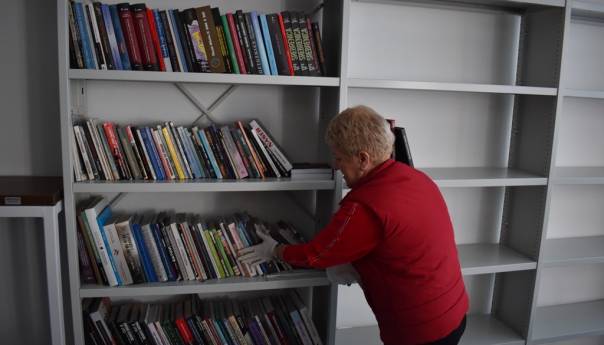 Biblioteka Sarajeva donirala 200 knjiga MC Srebrenica