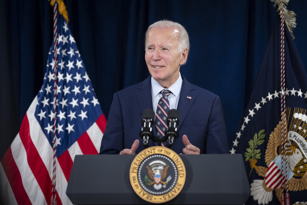 Biden ublažava ograničenja humanitarne pomoći Siriji, ali zadržava sankcije