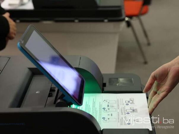 BiH sutra bira vlast: Prvi put biometrija i skeneri