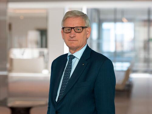 Bildt zabrinuo javnost komentarom nakon obraćanja Dodika u NSRS
