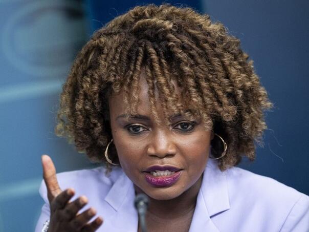 Bivša Bidenova glasnogovornica optužila demokrate: Natjerali su ga da se povuče