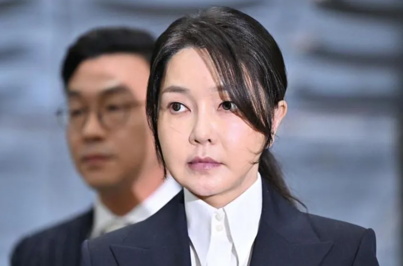 Bivša prva dama Južne Koreje osuđena na zatvor zbog primanja mita