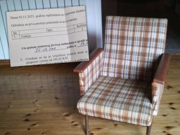 Bizaran slučaj u BiH: Općinski sud prodaje fotelju zbog duga za RTV taksu