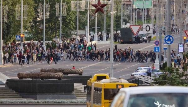 Bjeloruska policija uhapsila više od 1.000 demonstranata