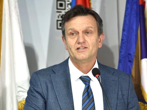 Blanuša o problemima u elektroprivredi: Cijenu plaćaju građani