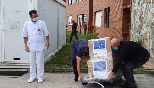 Bolnicama u SBŽ-u donirani respiratori, pogoršana epidemiološka situacija