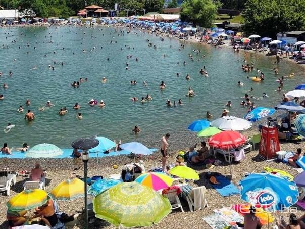 Borba protiv diskriminacije: Panonska jezera dozvolila kupanje u burkiniju