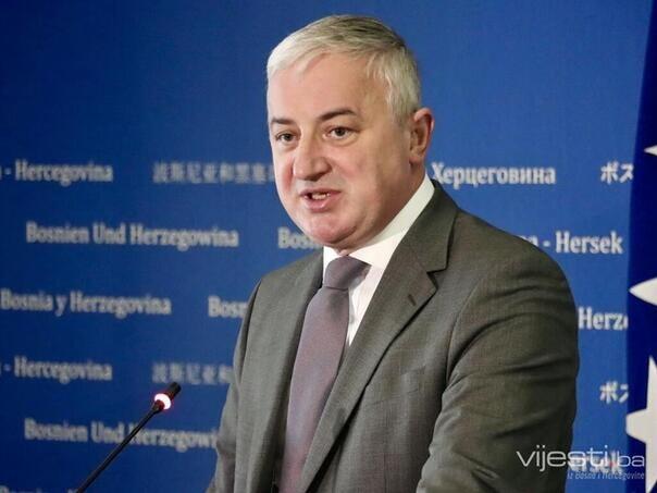 Borenović sazvao sastanak Komisije zbog sporne zgrade Dodikovog kuma