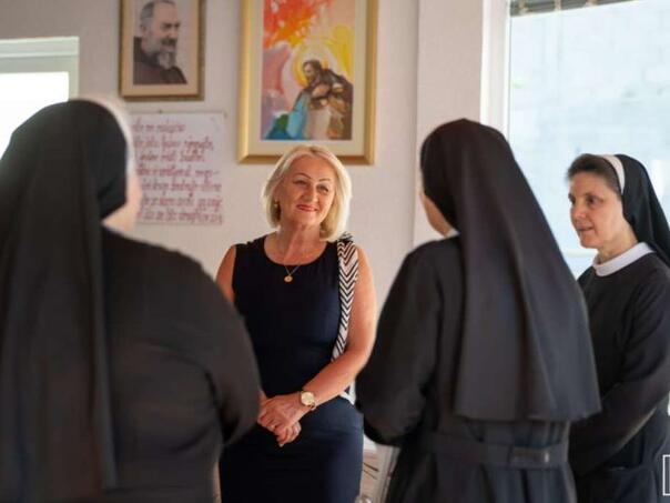 Borjana Krišto posjetila Sigurnu kuću "Majka Krispina" u Međugorju