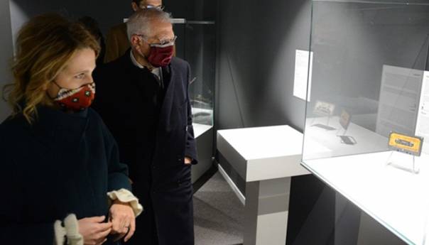 Borrell: Čast mi je uime EU odati počast svim žrtvama rata