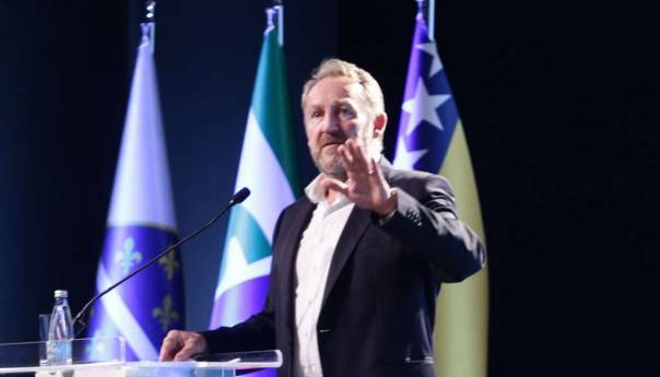 Bošnjacima se ne može naređivati, susjedi da nas poštuju