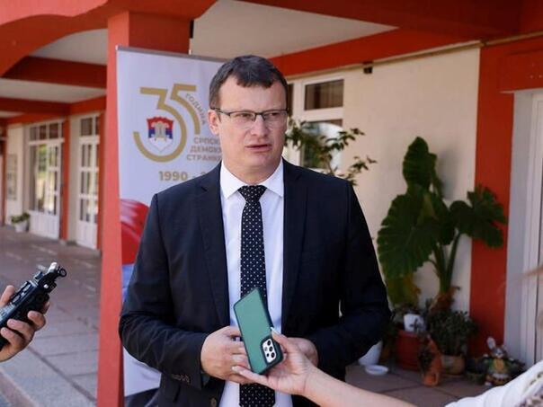 Božović isprozivao SNSD: Koga je tata malo pogurao?