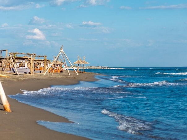 Bračni par iz Srbije spašen kod Ade Bojane: Vjetar ih nosio ka otvorenom moru