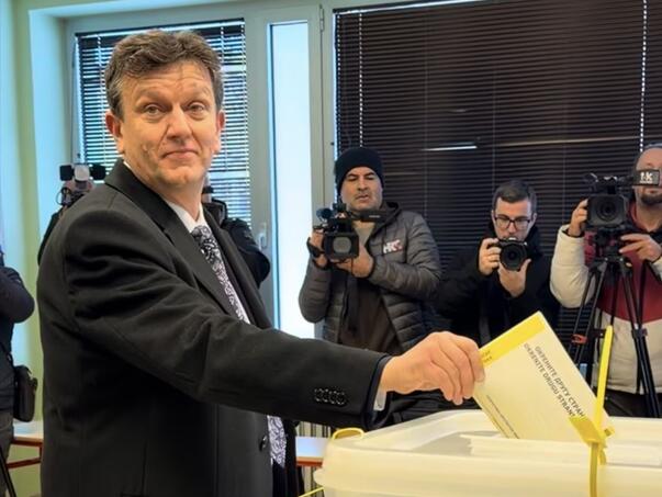 Branko Blanuša sa suprugom glasao u Banja Luci