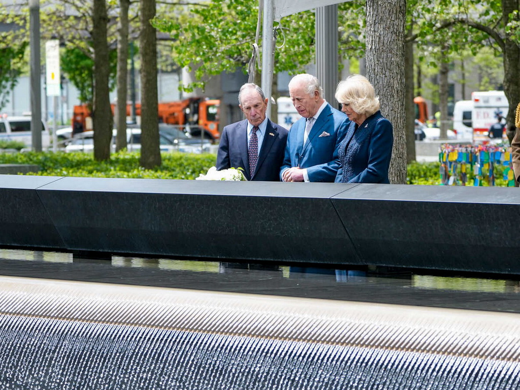 Britanski kralj i kraljica odali počast žrtvama napada 11. septembra