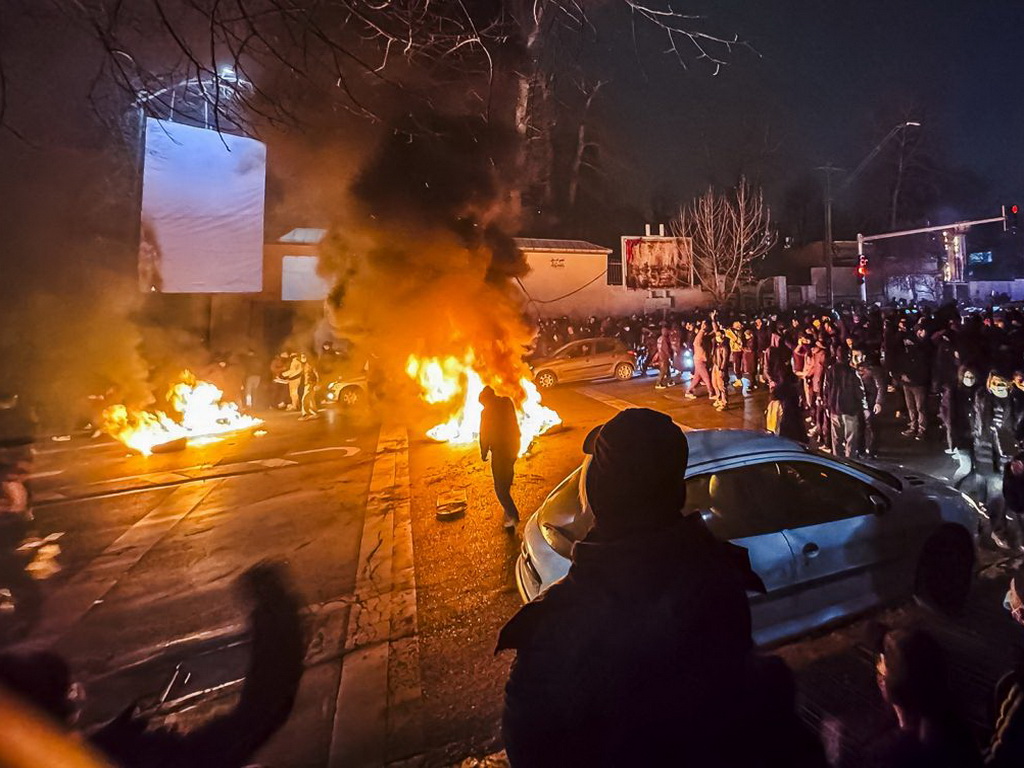 Broj poginulih u protestima u Iranu premašio 5.100