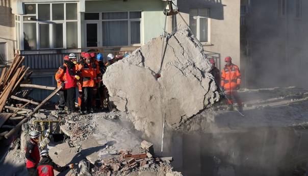 Broj žrtava zemljotresa u Turskoj povećan na 38