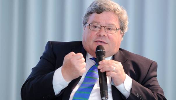 Bütikofer: Sattleru ne dopustiti da odstupi od linije EU u BiH