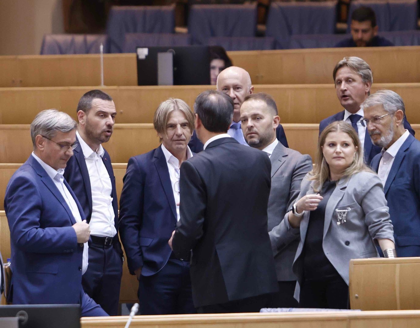 Budžet pred zastupnicima: Veće plate zaposlenim