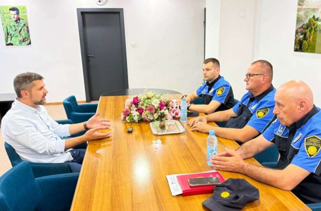 Bužim i policija jačaju saradnju pred "Slobodarske dane": Sigurnost građana u fokusu