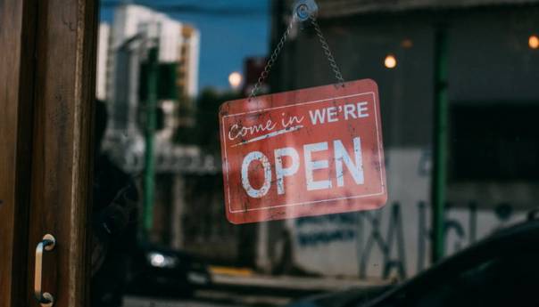 Češki barovi otvoreni u znak protesta protiv restrikcija