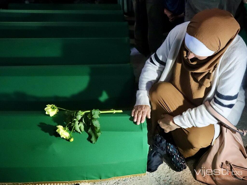 Češki Senat usvojio rezoluciju o sjećanju na genocid u Srebrenici