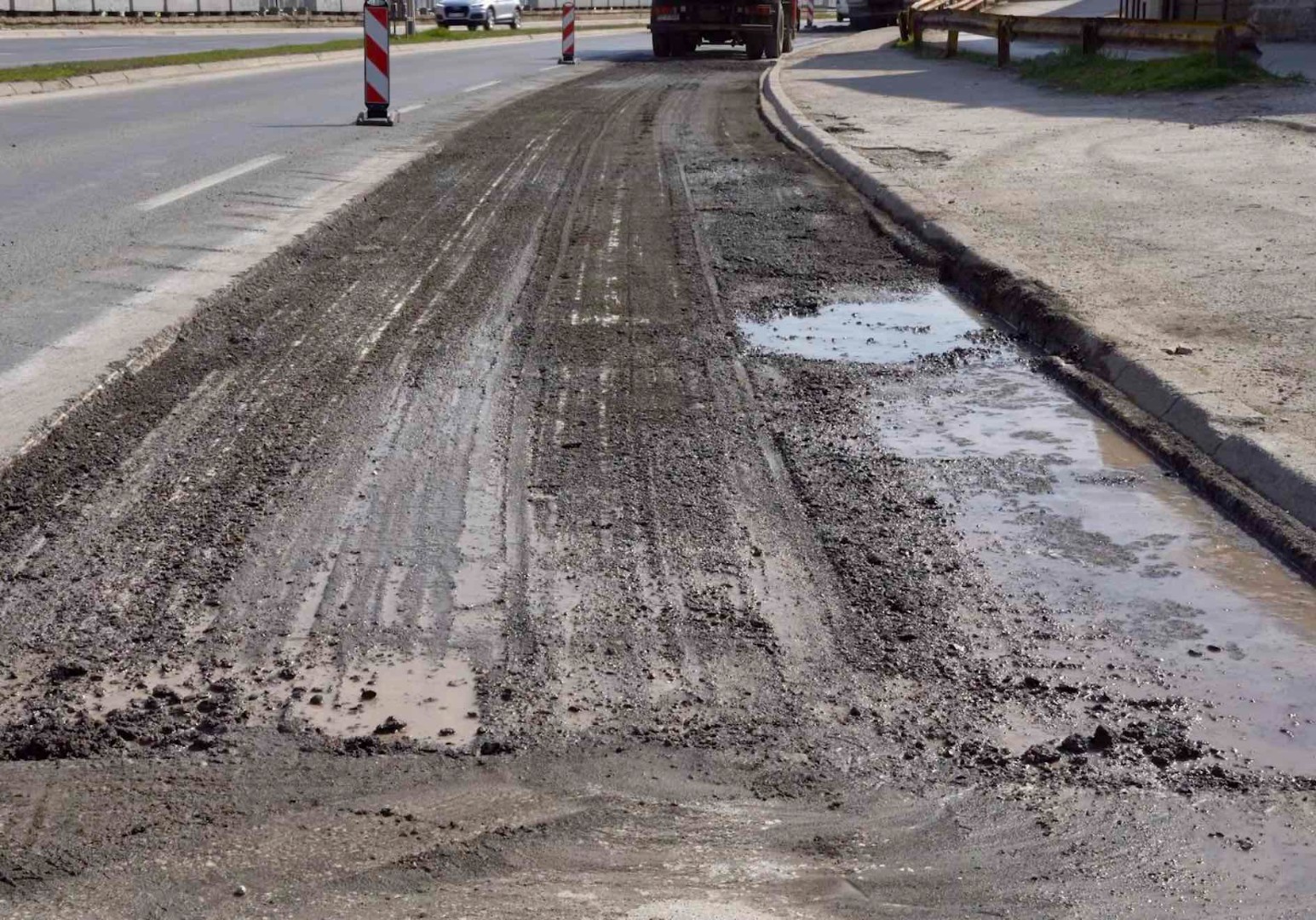 Ceste FBiH i inspekcije ne rade posao: Tuzla sama krpi magistralu