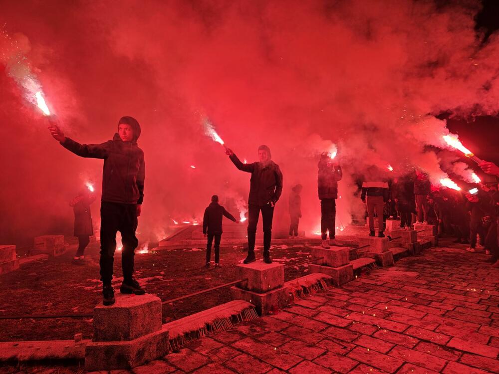 Cetinjska djeca bakljadom odala počast stradalim drugovima