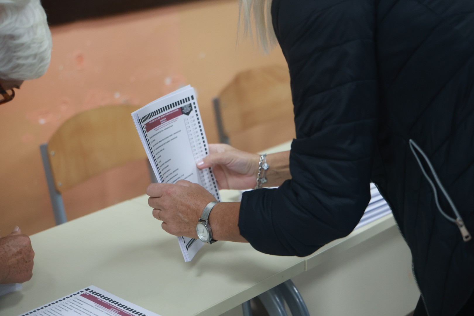 Više listića nego glasača: CIK naredio ručno brojanje na 246 biračkih mjesta