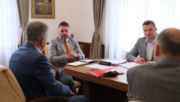 Članovi Ekspertnog tima podržali rezultate sastanka ministara Košarca i Ćorića u vezi sa Trgovskom gorom