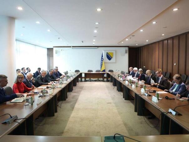 Članovi kolegija oba doma PSBiH s delegacijom Parlamenta Velike Britanije u IPU