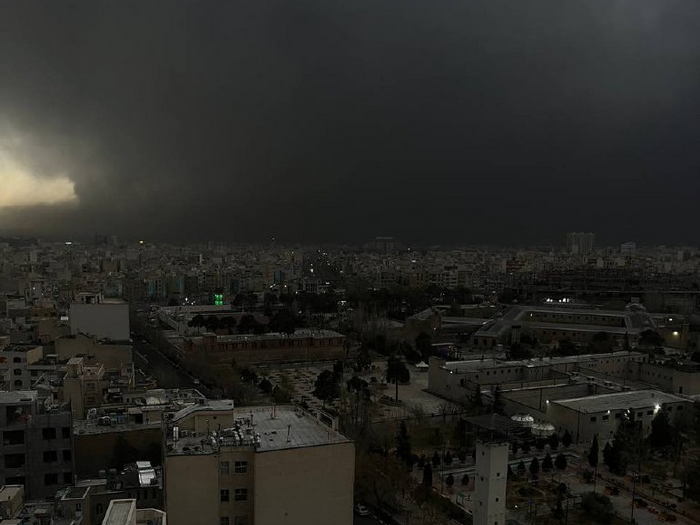 CNN-ov novinar se javio iz Teherana: Pada crna kiša