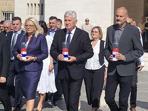 Čović na obilježavanju osnivanja tzv. Herceg-Bosne, skup počeo himnom Hrvatske