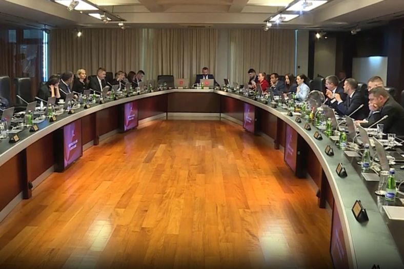 Crna Gora: Ukidanje imuniteta članovima Vlade u fokusu reformi