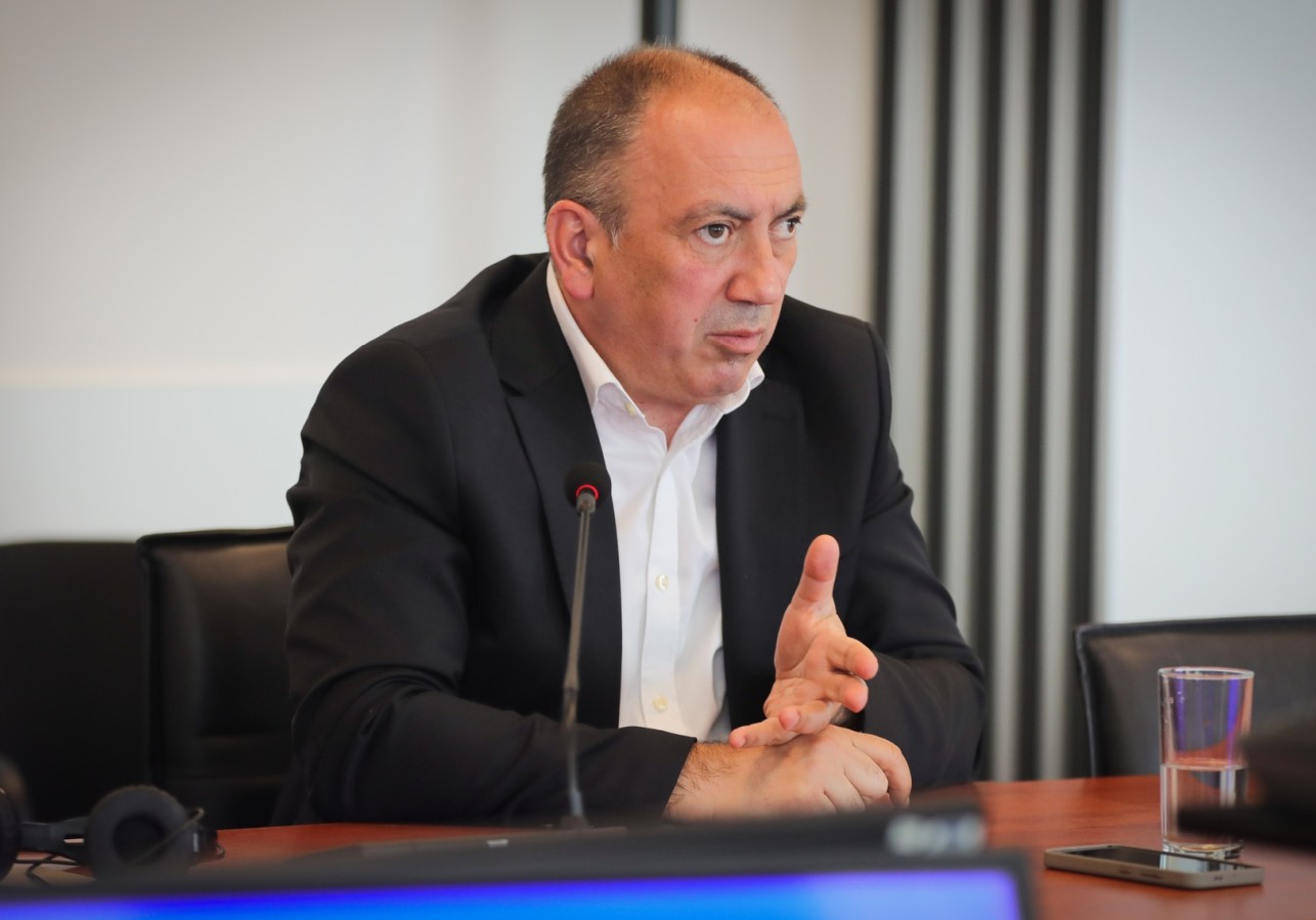 Crnadak: Rejting SNSD-a se prepolovio, RS vraćena na zapadne tračnice