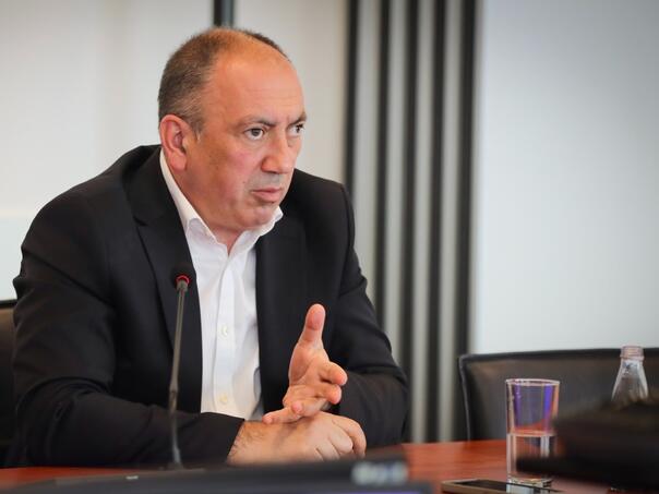 Crnadak za Vijesti: Narod ne reaguje zbog Dodika, ovo je kraj ere, RS treba na izbore!