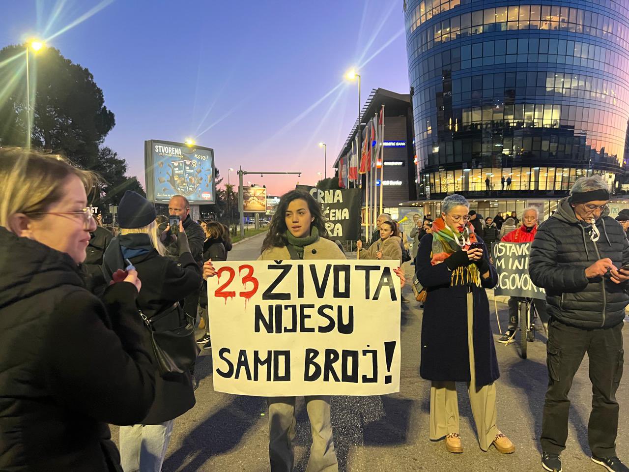 Crnogorci i danas protestovali zbog tragedije na Cetinju