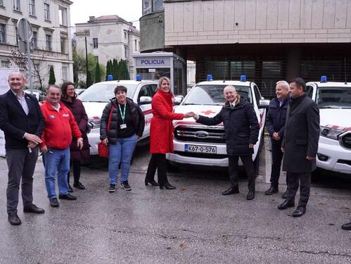 Crveni križ Italije donirao vozila za Crveni križ BiH