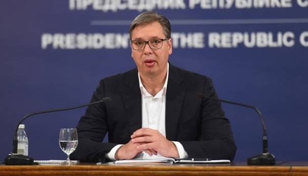 "Ću, ćeš, će, ćemo, ćete, će" uputila zanimljivo pismo Vučiću